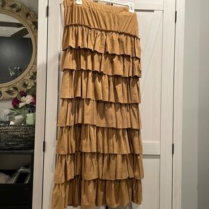 Chelsea & Theodore long ruffle tiered skirt